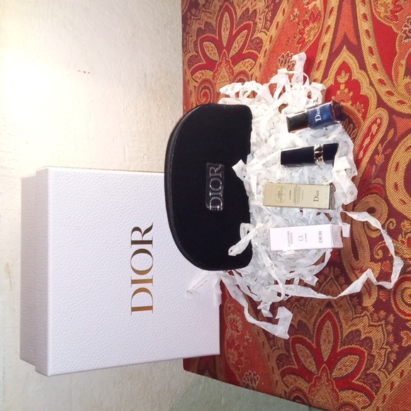 Dior Makeup And Pouch Bundle - Picture 1 of 7